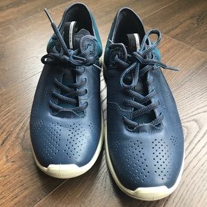 Ecco Sneakers